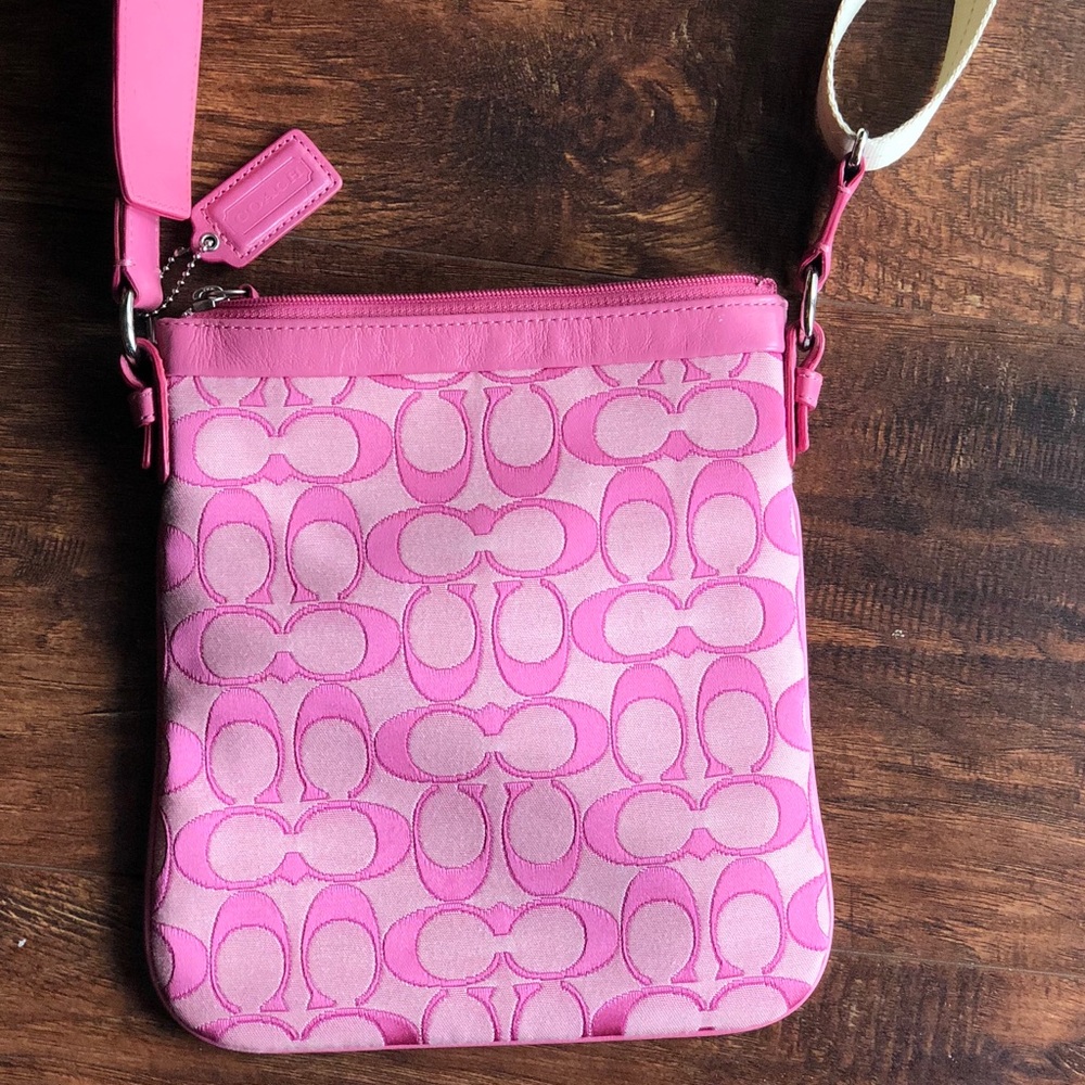 🌸Pink Coach Crossbody Purse🌸